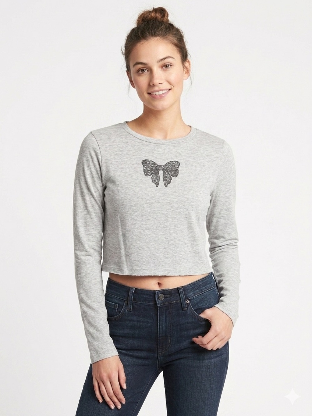 🎀 No Boundaries Grey Heathered Bow Graphic Long Sleeve Crop Top